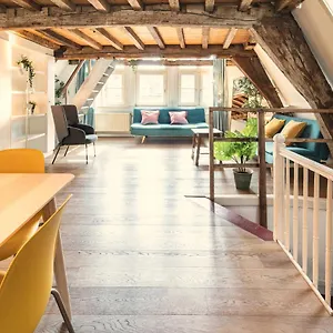 https://the-charming-hendrik-square-apartments.hotelsantwerp.net